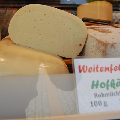 Bild vergrößern: Weitenfelder Hof Käse